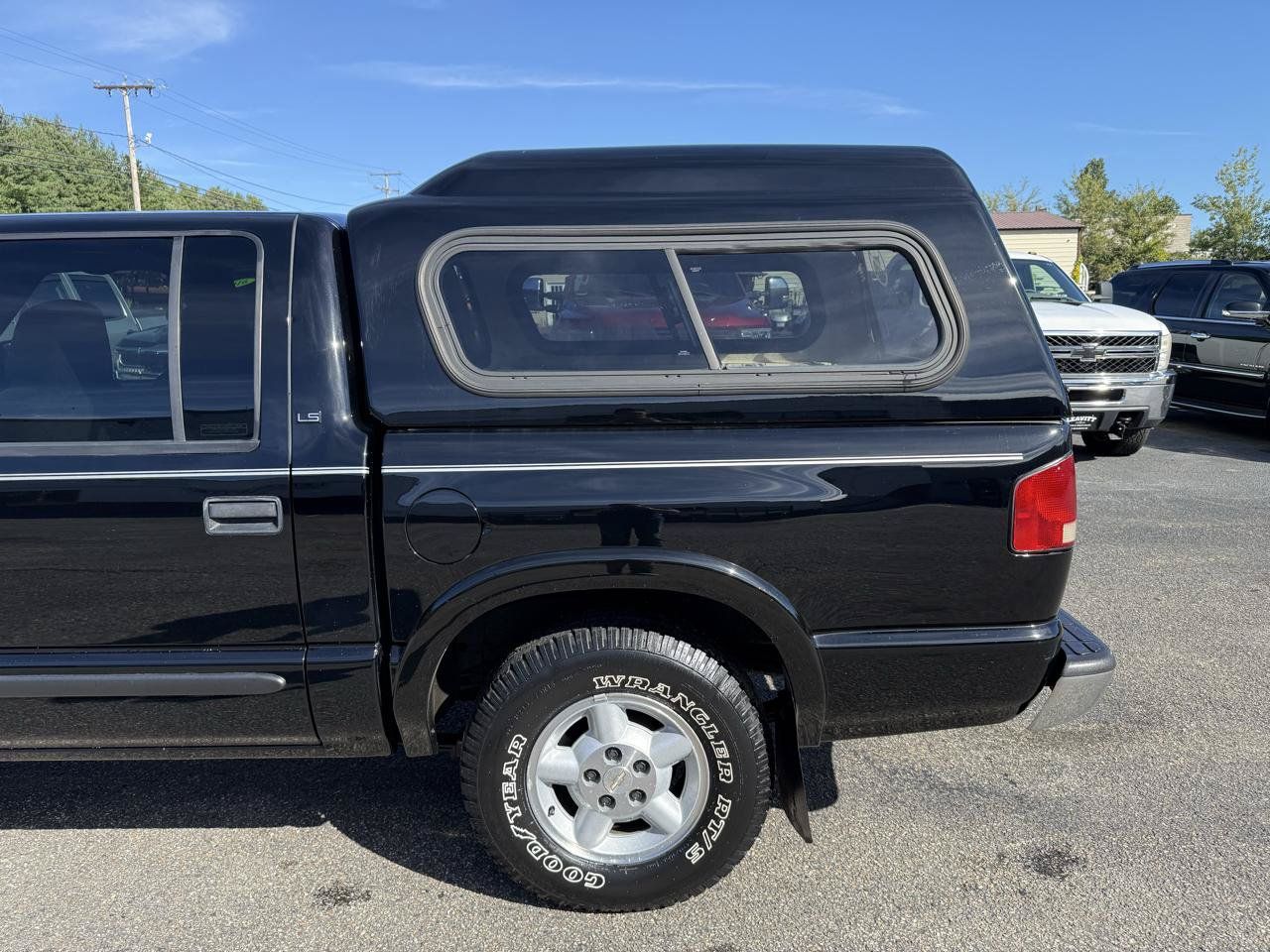Used 2001 Chevrolet S10 Pickup LS AWD/4WD image 8