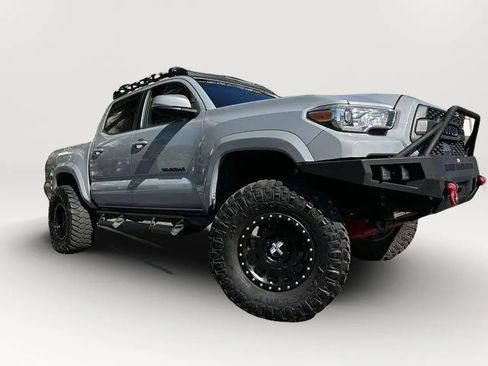 Used 2018 Toyota Tacoma TRD Sport RWD image 31