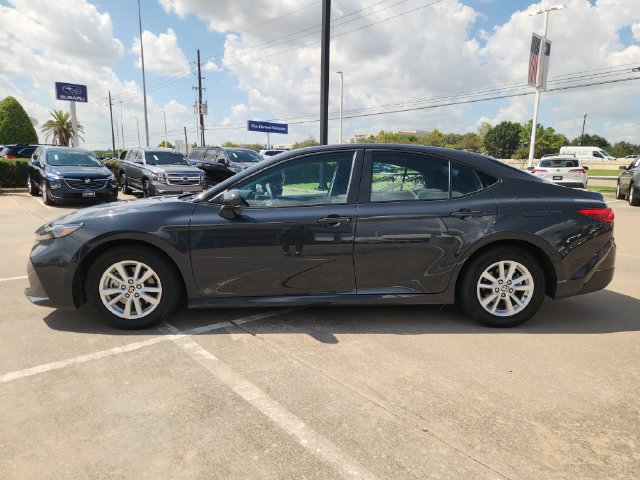 Used 2025 Toyota Camry LE FWD image 4