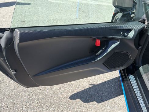 Used 2024 Lamborghini Huracan STO RWD image 13