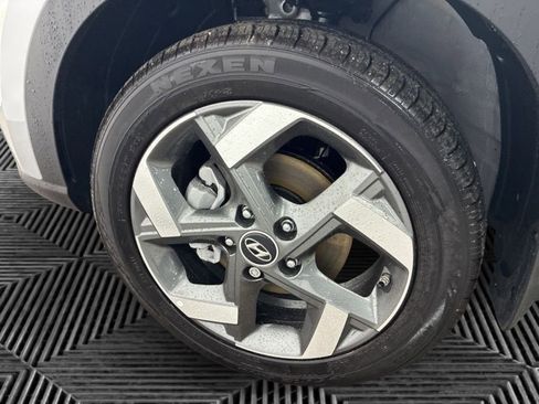 New 2025 Hyundai Venue SEL image 10