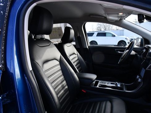 Used 2022 Ford Edge SEL w/ Convenience Package image 16