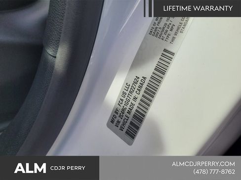 New 2026 Chrysler Pacifica Limited w/ Uconnect Theater Family Group FWD image 21