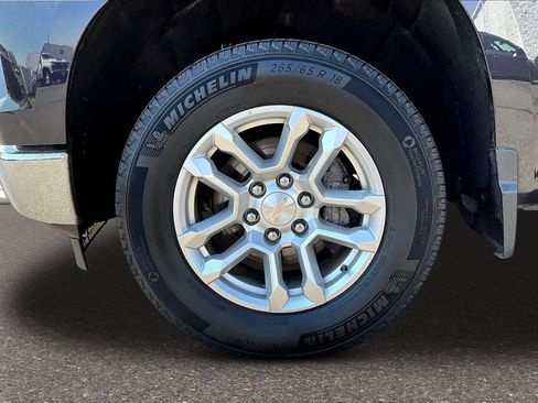 Used 2023 Chevrolet Silverado 1500 LT AWD/4WD image 25