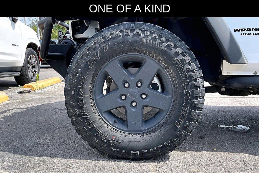 Used 2017 Jeep Wrangler Unlimited Rubicon w/ Connectivity Group AWD/4WD image 28