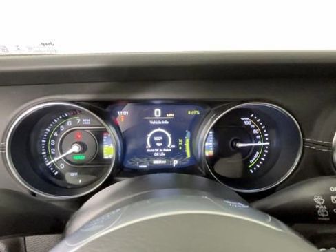 Used 2023 Jeep Wrangler Unlimited Sahara w/ Cold Weather Group AWD/4WD image 23