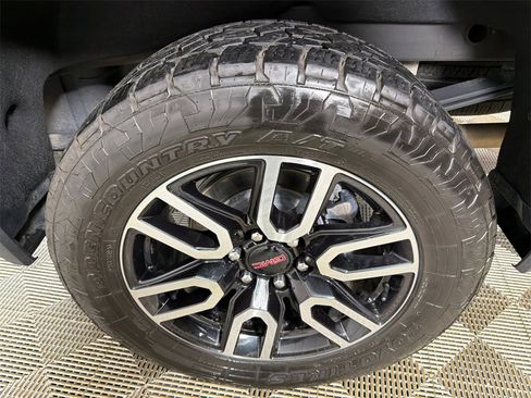 Used 2024 GMC Sierra 1500 AT4 w/ Technology Package image 20