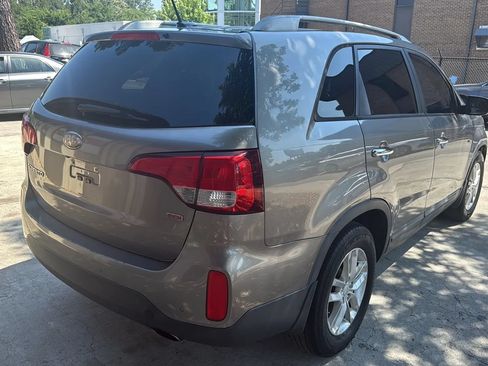 Used 2014 Kia Sorento LX FWD image 5