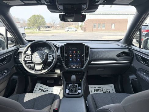 Used 2025 Subaru Forester Premium AWD/4WD image 26