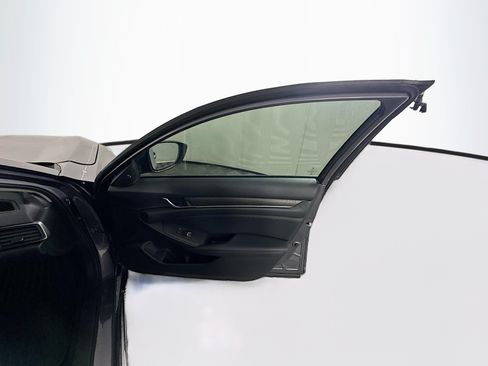 Used 2018 Honda Accord EX-L image 31