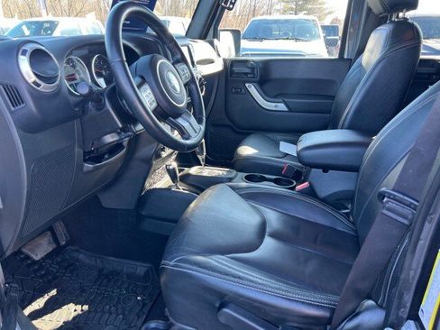 Used 2017 Jeep Wrangler Unlimited Sahara w/ Dual Top Group image 7