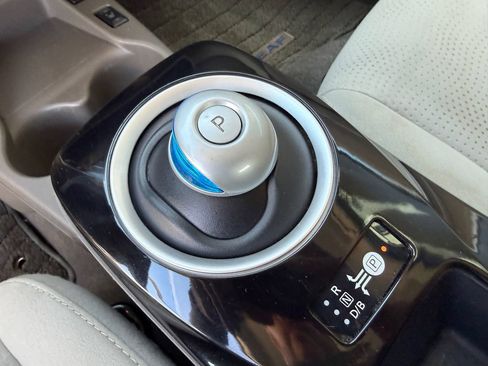 Used 2015 Nissan Leaf SV w/ LED & Quick Charge Package FWD image 39
