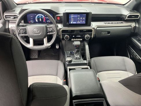 Used 2025 Toyota Tacoma TRD Sport AWD/4WD image 4