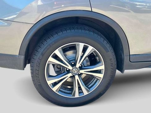 Used 2020 Nissan Rogue SV w/ Premium Package AWD/4WD image 10