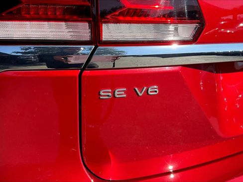Certified 2023 Volkswagen Atlas SE image 10