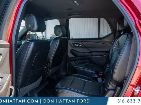 Used 2023 Chevrolet Traverse LT FWD image 18