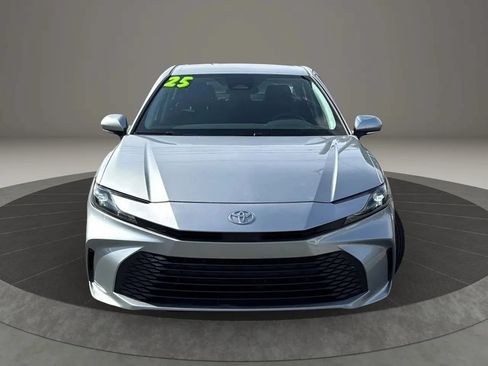 Used 2025 Toyota Camry LE FWD image 2