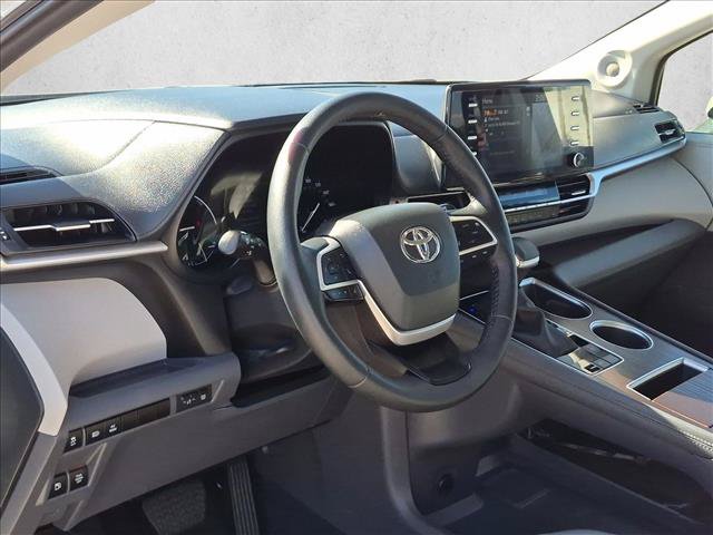 Used 2023 Toyota Sienna XLE w/ XLE Plus Package AWD/4WD image 10
