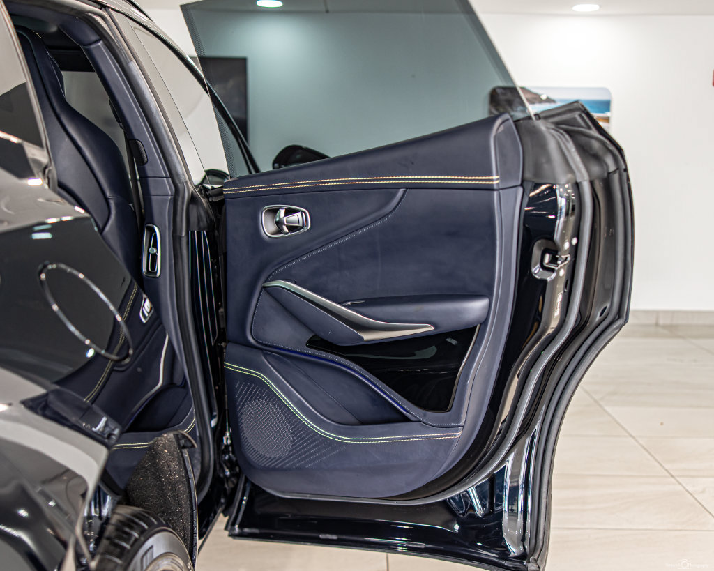 Used 2022 Aston Martin DBX AWD/4WD image 43
