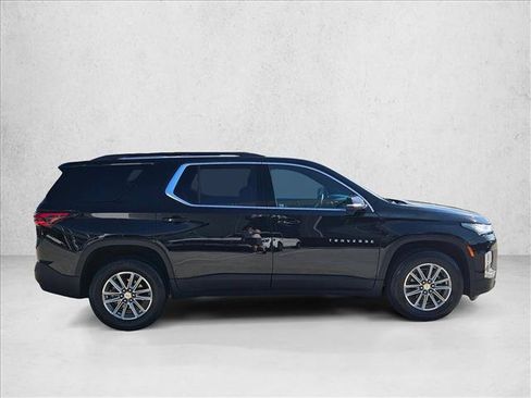 Used 2023 Chevrolet Traverse LT FWD image 4