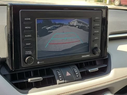 Used 2021 Toyota RAV4 XLE Premium AWD/4WD image 26