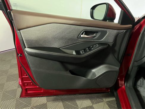 Certified 2022 Nissan Rogue SV AWD/4WD image 22