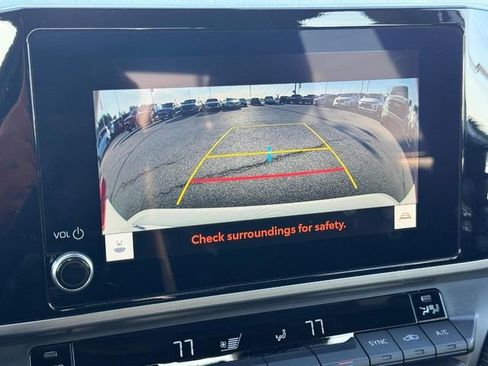 Used 2025 Toyota Camry SE image 17