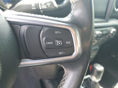 Used 2022 Jeep Wrangler Unlimited Sahara AWD/4WD image 17