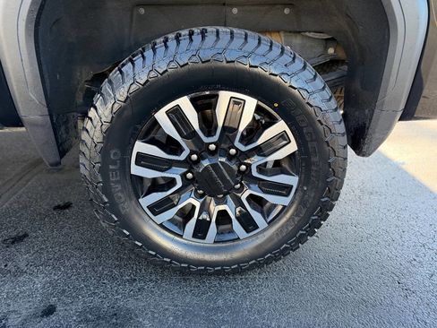 Used 2024 GMC Sierra 2500 Denali Ultimate w/ Max Trailering Package image 12