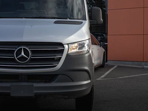 Used 2021 Mercedes-Benz Sprinter 2500 image 5
