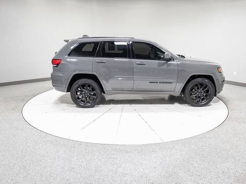 Used 2021 Jeep Grand Cherokee Laredo X AWD/4WD image 30