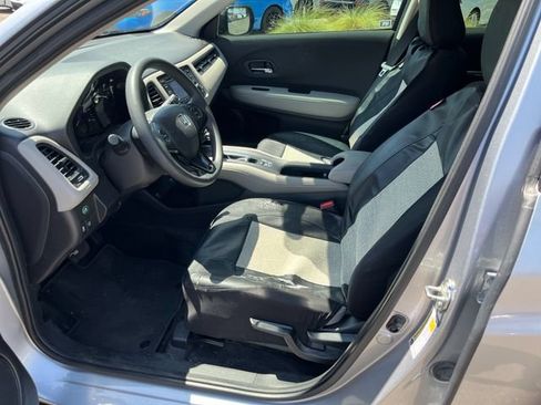 Used 2021 Honda HR-V LX image 2