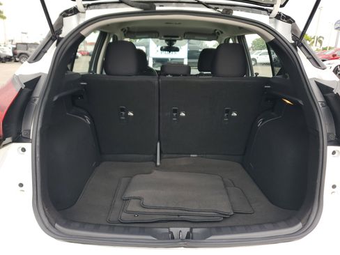 Used 2023 Nissan Kicks SV image 11