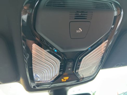 Used 2023 BMW 530e w/ M Sport Package image 42