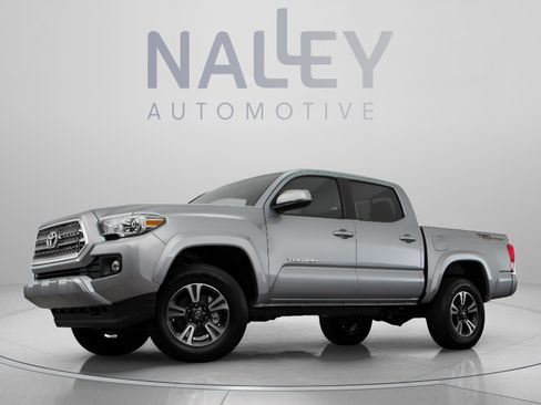 Used 2017 Toyota Tacoma TRD Sport w/ Premium & Technology Package AWD/4WD image 2