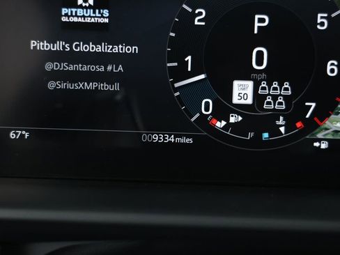 Used 2024 Land Rover Discovery Dynamic SE image 14