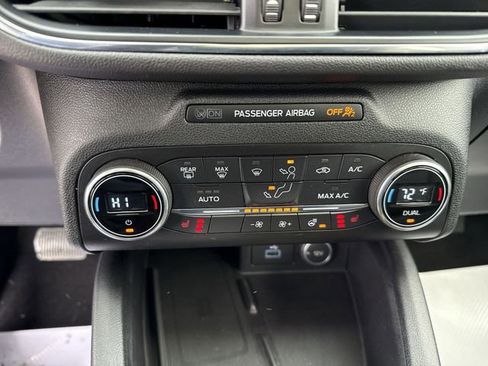 Used 2020 Ford Escape Titanium w/ Titanium Premium Package 2.0 image 19