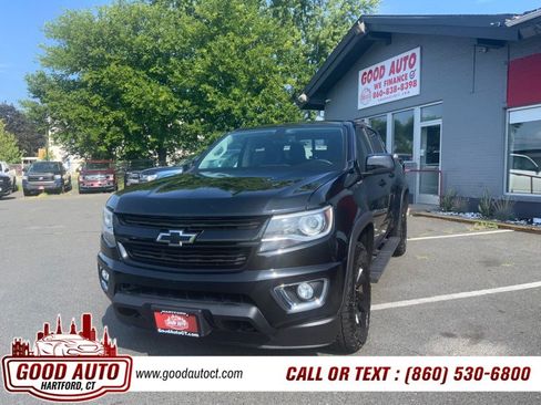 Used 2016 Chevrolet Colorado Z71 w/ Z71 Midnight Edition AWD/4WD image 2