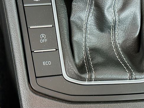 Used 2024 Volkswagen Jetta SE FWD image 25