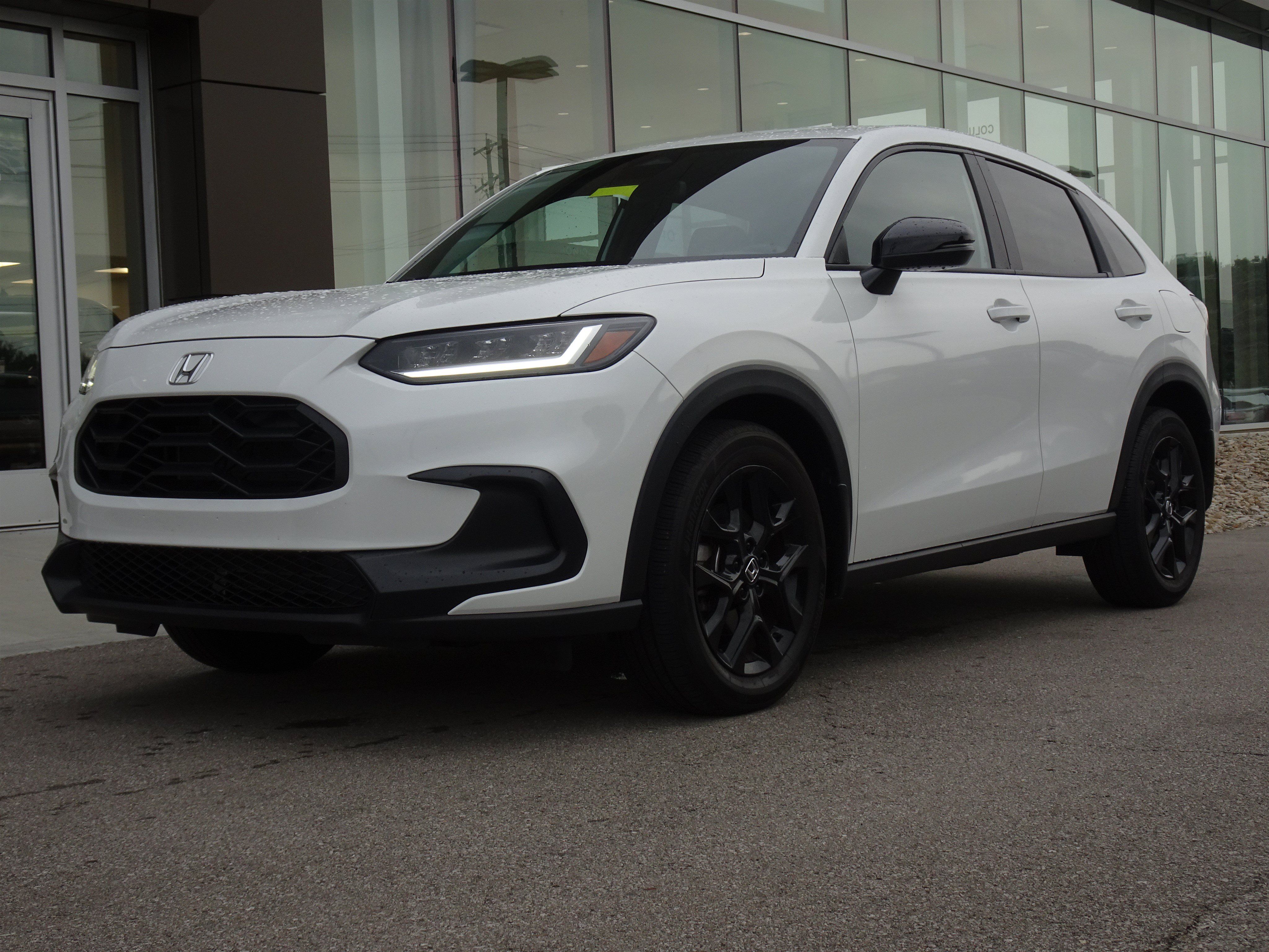Used 2024 Honda HR-V Sport image 1