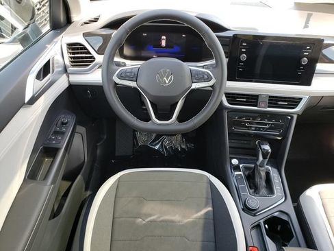 New 2026 Volkswagen Taos SE AWD/4WD image 10