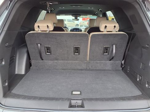 Used 2023 Chevrolet Traverse Premier image 10
