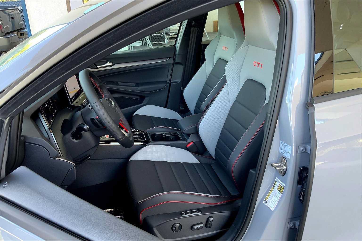 Used 2025 Volkswagen GTI Autobahn FWD image 9