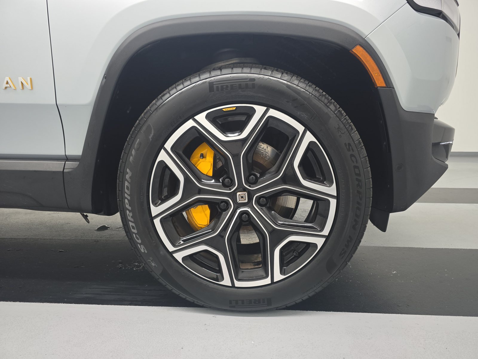 Used 2023 Rivian R1S Adventure Quad AWD/4WD image 11