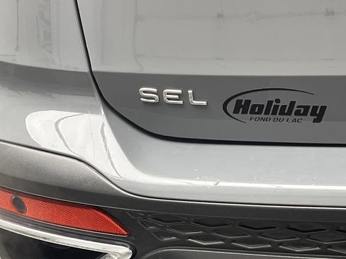 Used 2022 Volkswagen Taos SEL image 33