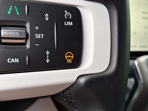 Certified 2025 Land Rover Defender 130 X-Dynamic SE AWD/4WD image 25