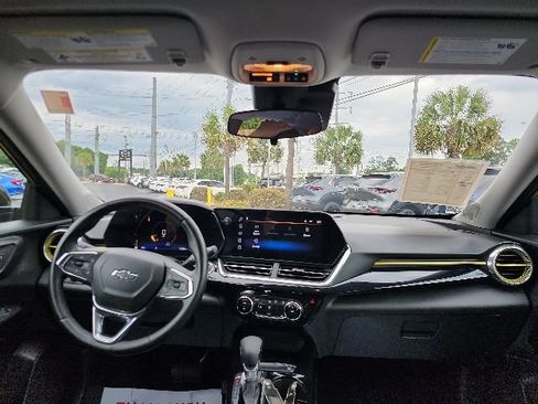 Used 2024 Chevrolet Trax ACTIV w/ Driver Confidence Package FWD image 2