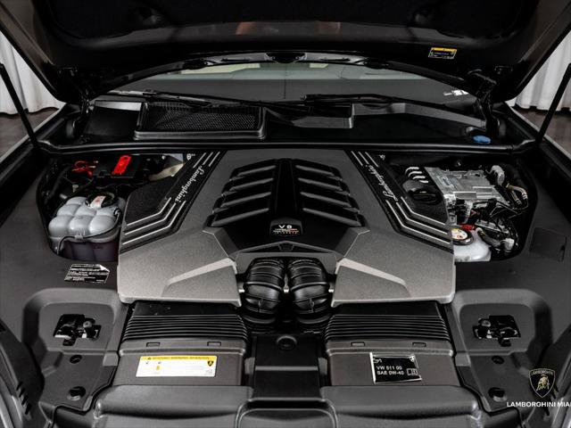 Used 2025 Lamborghini Urus S AWD/4WD image 4