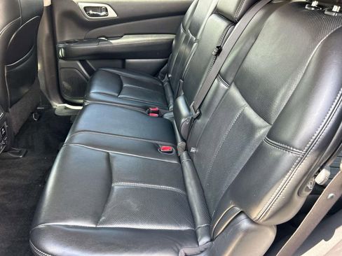 Used 2017 Nissan Pathfinder Platinum w/ Family Entertainment Package FWD image 20