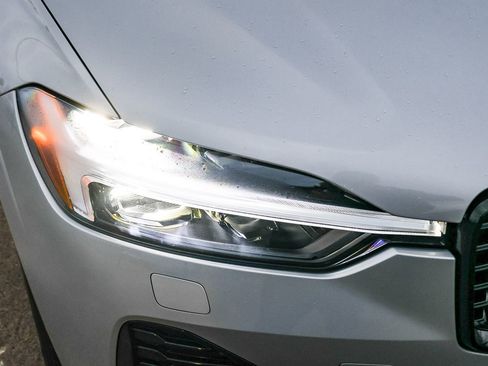 Used 2025 Volvo XC60 B5 Core w/ Protection Package Premier image 16